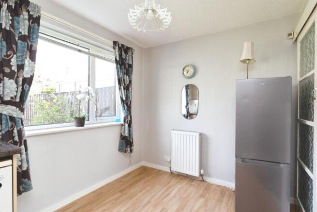 3 bed Semi-Detached for sale Image 9