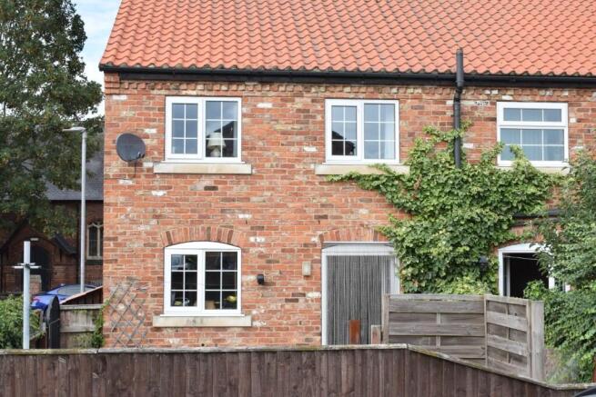 3 bed Semi-Detached for sale Image 4