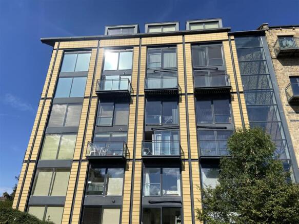 1 bed Apartment to rent Image 10