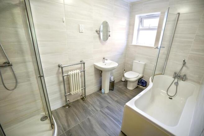 4 bed Detached for sale Image 12