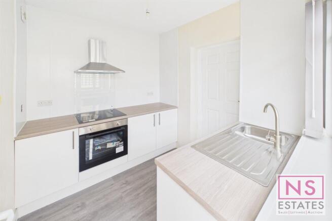 3 bed Terraced for sale Image 7