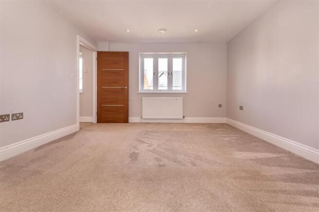 2 Abbotts Way (18).jpg
