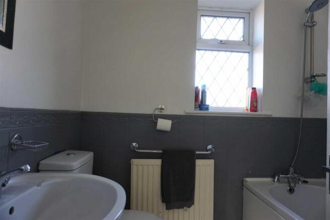3 bed Terraced to rent Image 6