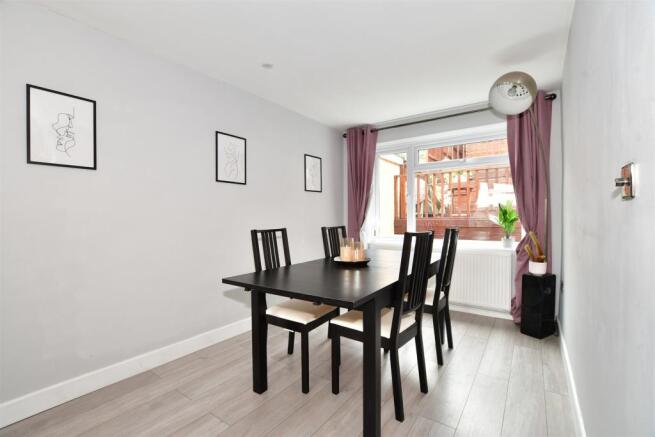 Lounge/Dining Room