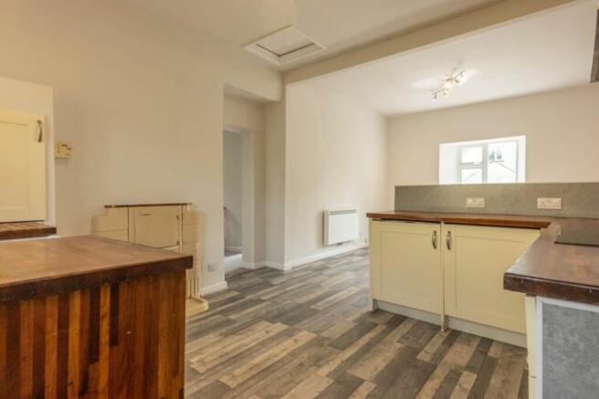 KITCHEN/LOUNGE
