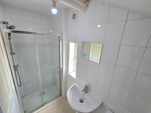 1 bed Flat to rent Image 8
