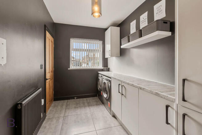 3 bed Semi-Detached for sale Image 10