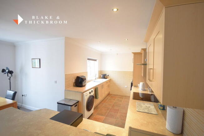 Highlands Grove, Clacton-on-sea, CO15 4SY photo 4