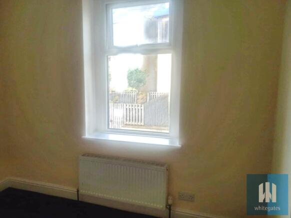 2 bed Terraced to rent Image 7