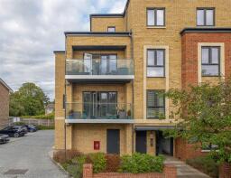 Flat 4, 40 Cooper House, Lovelace Gardens, Surbiton KT6 6ST