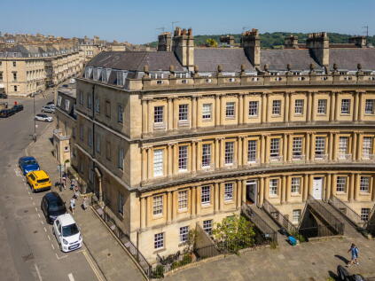 Basement Flat, The Circus, Bath