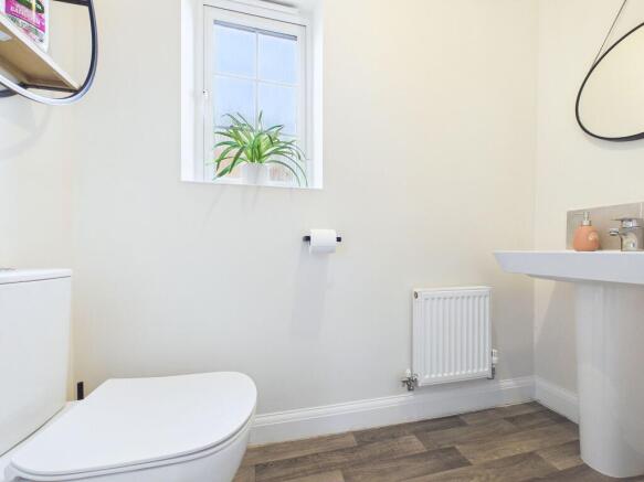 4 bed Detached for sale Image 10