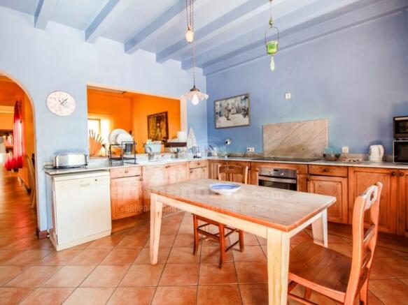 House in the centre of Mahón with garden and pool