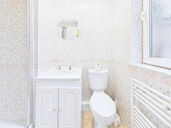 2 bed Flat to rent Image 11