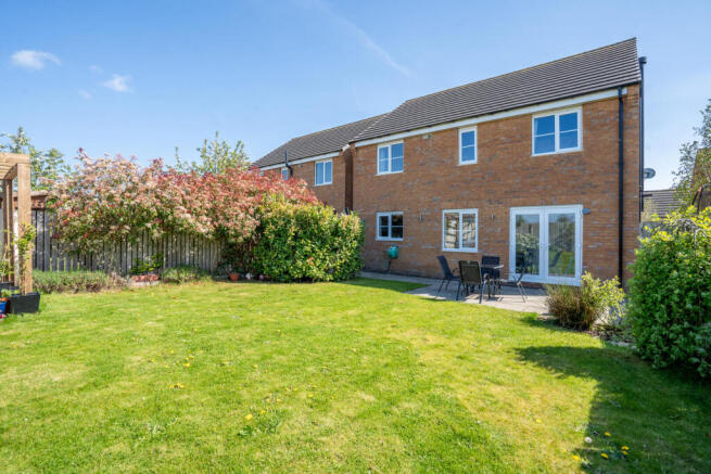 5 bed Detached for sale Image 4