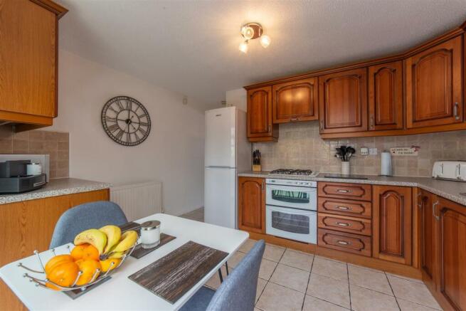 76 Gifford Close-12.jpg
