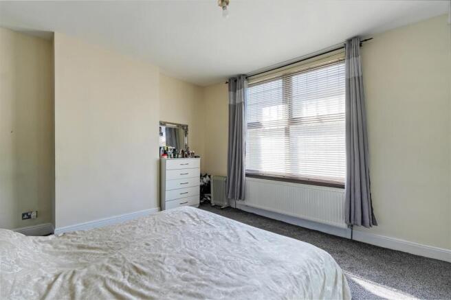 3 bed Terraced for sale Image 9