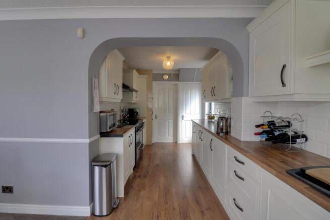 3 bed Semi-Detached for sale Image 10