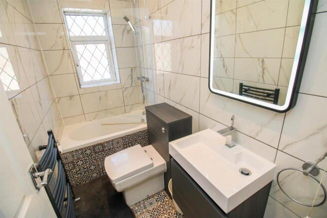 3 bed Terraced for sale Image 10