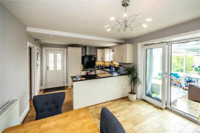 3 bed Semi-Detached for sale Image 6