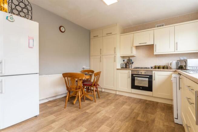 Kitchen2.jpg