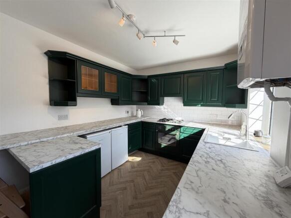 2 bed House for sale Image 5