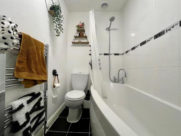 2 bed Terraced to rent Image 7