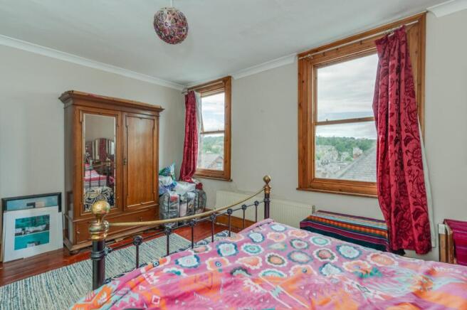 5 bed Terraced for sale Image 10