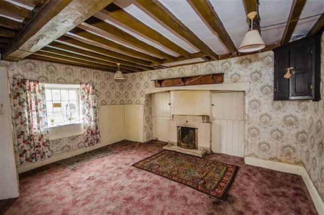 MAIN LIVING ROOM