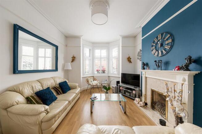 Pretoria Avenue, E17