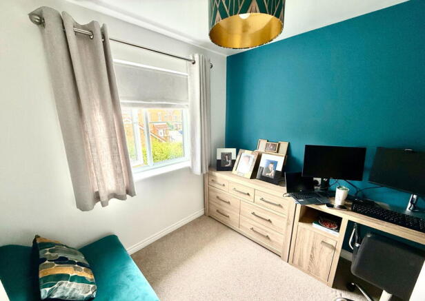 4 bed Detached for sale Image 12