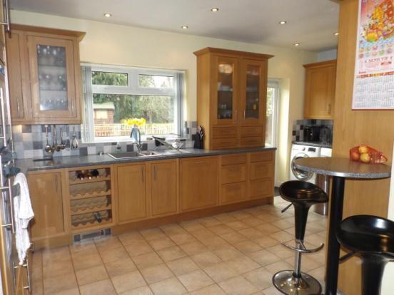 Kit/Breakfast Room