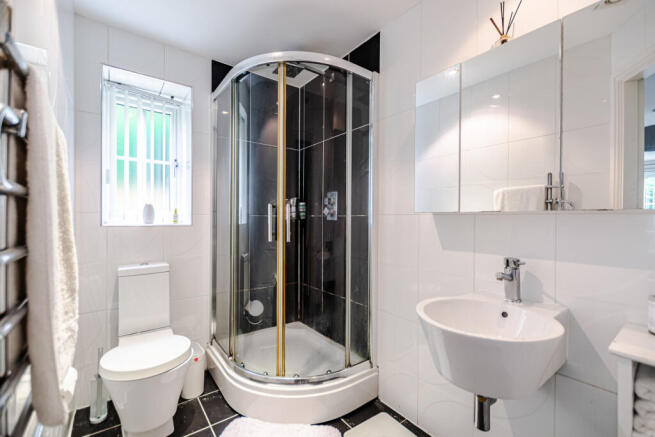 2 bed Apartment for sale Image 11