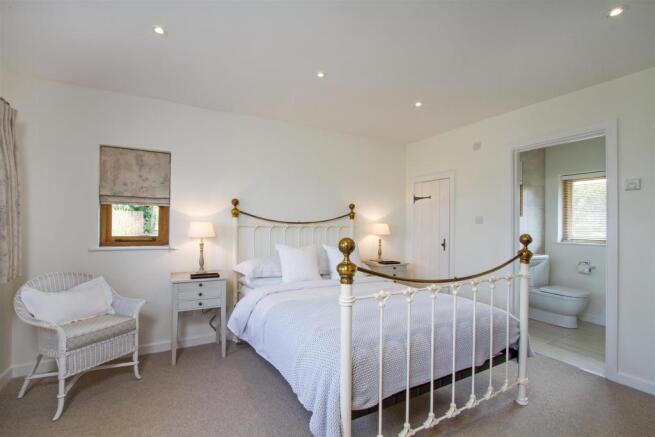 house. estate agency Amberley bedroom