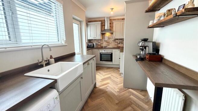 RE-FIITTED KITCHEN
