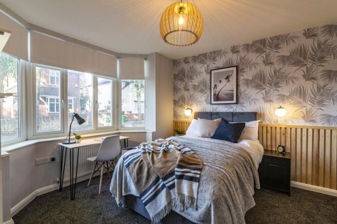 6 Double Bedrooms with En-suite