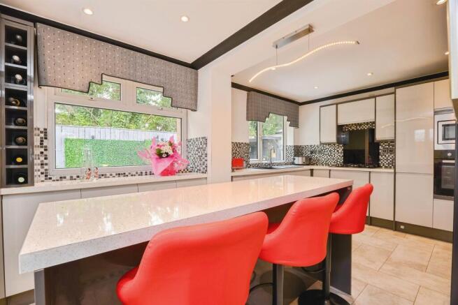 3 bed Detached for sale Image 5
