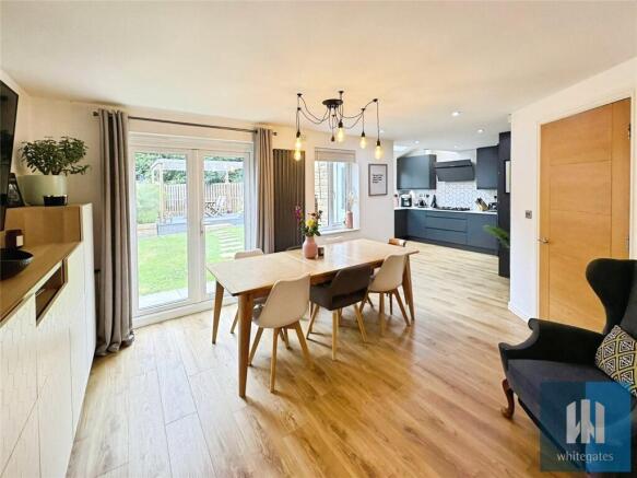 4 bed Detached for sale Image 4