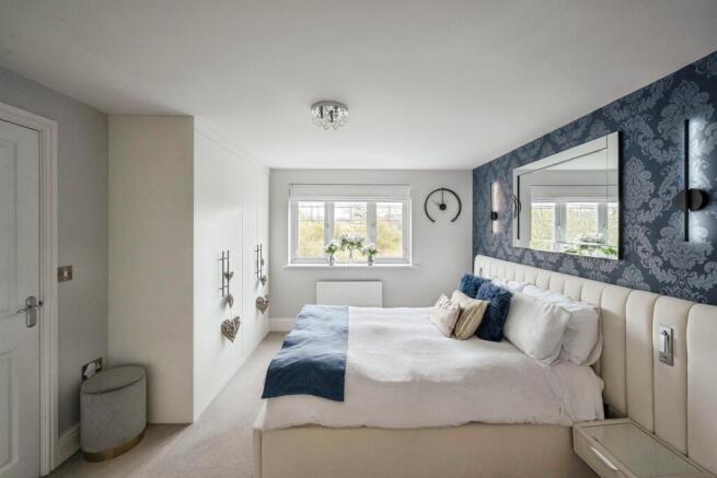 5 bed Detached for sale Image 12