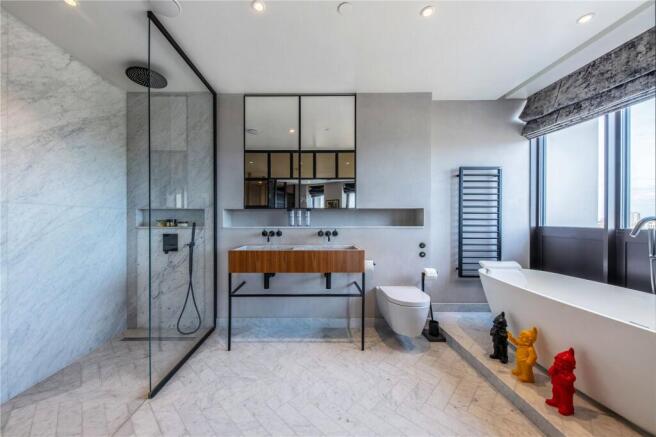 Principal Bathroom