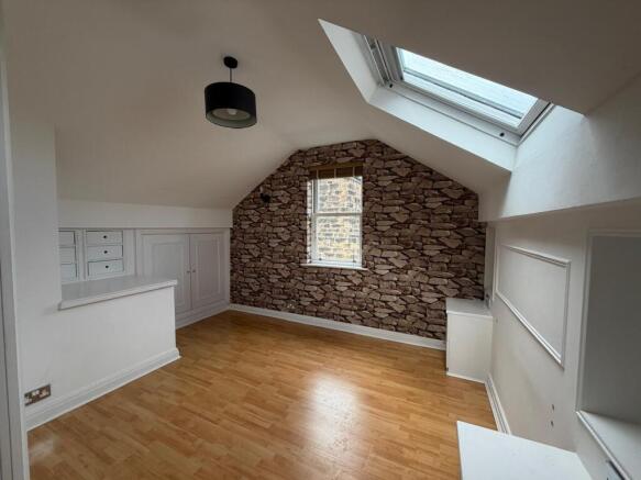 1 bed House for sale Image 4
