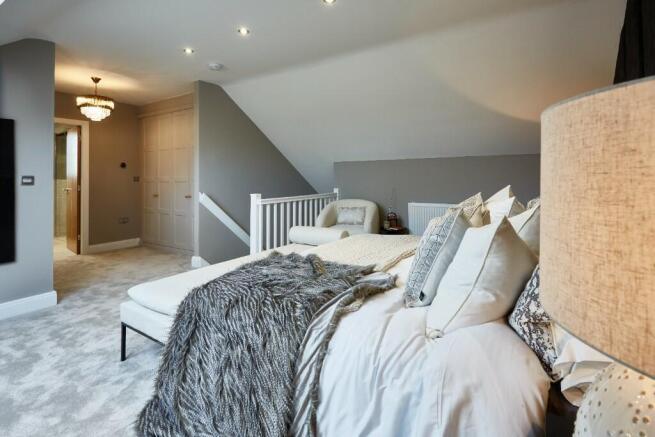 5 bed Detached for sale Image 10