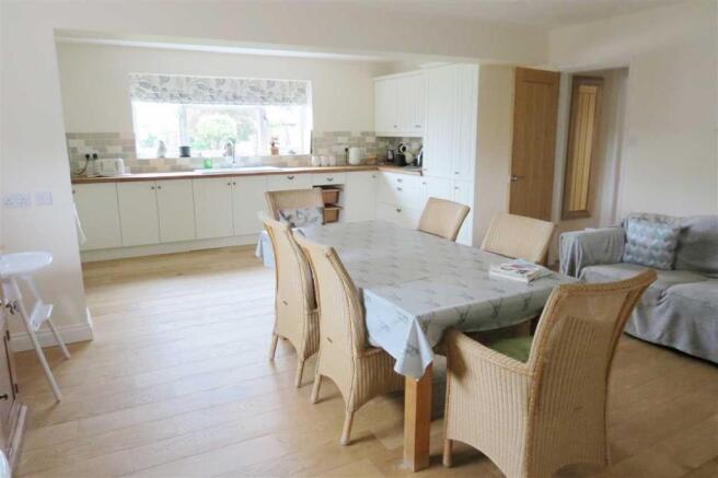 Kitchen Diner: