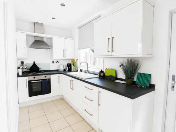 2 bed Terraced for sale Image 3