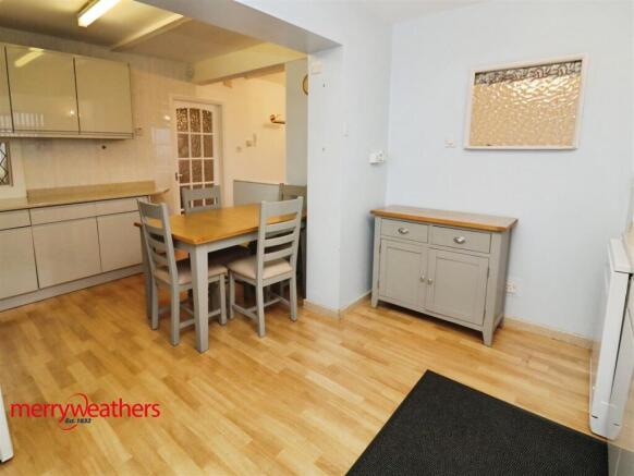 3 bed Semi-Detached for sale Image 9