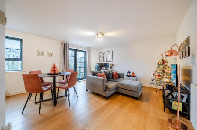 1392819-12-694167...