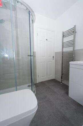 3 bed Semi-Detached to rent Image 12