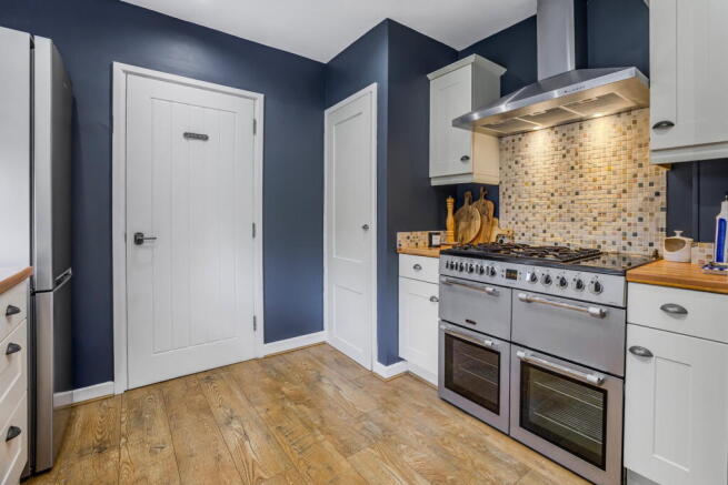 3 bed Semi-Detached for sale Image 7