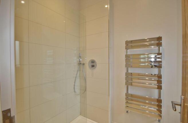 Ensuite to Bed...