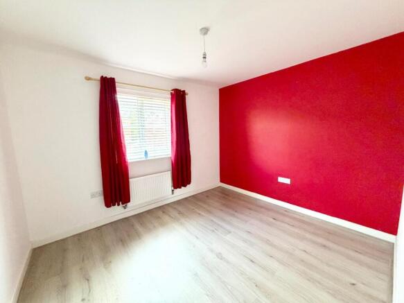 3 bed Semi-Detached for sale Image 8